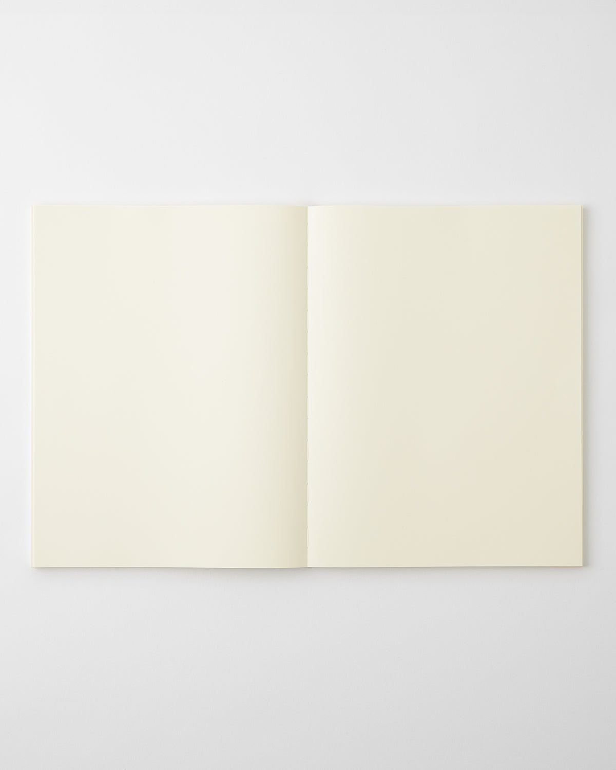 MDノート［A4変形判］無罫／MD Notebook A4 Variant Blank