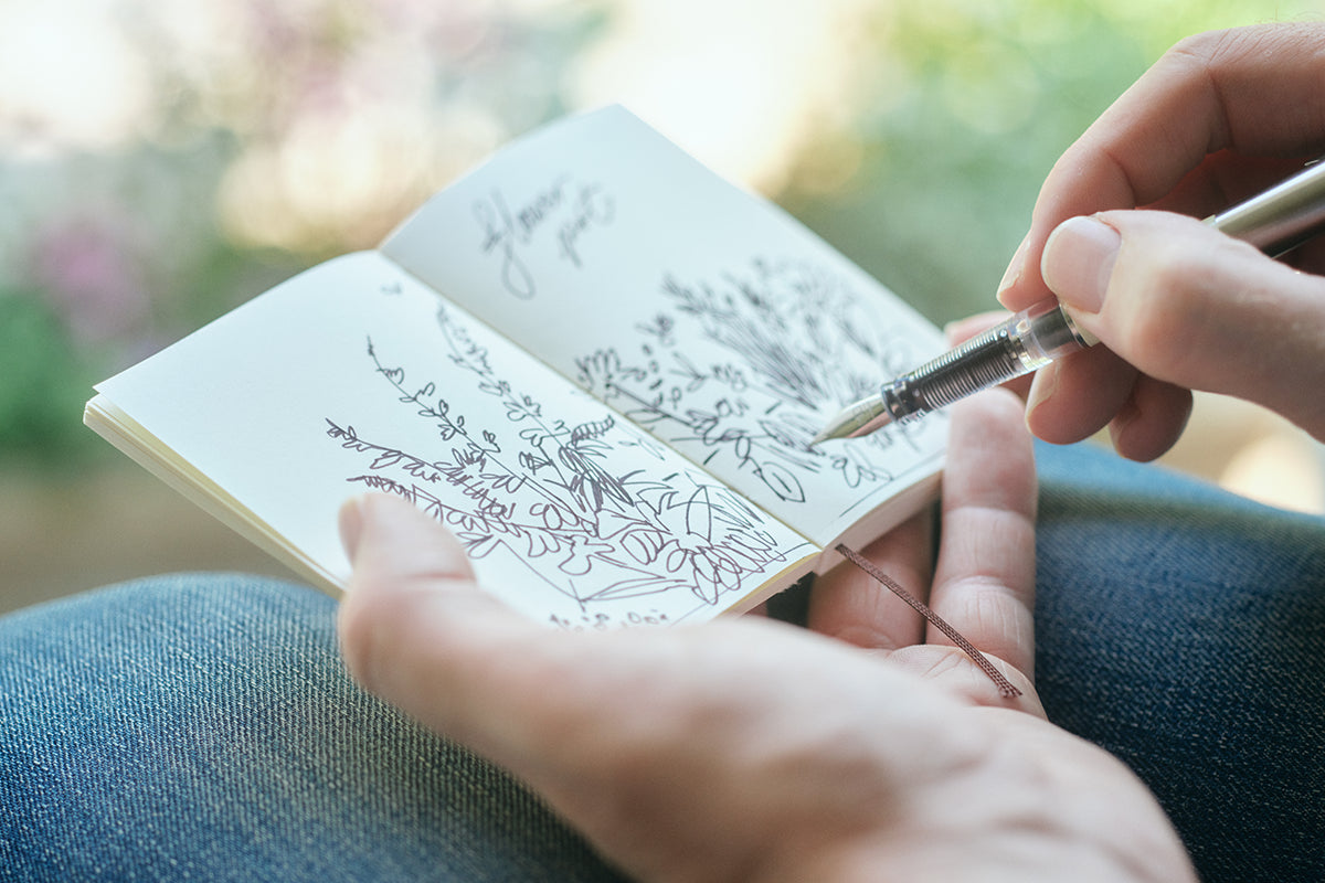 Find your rhythm in the art of writing.<br>Discover your perfect notebook, guided by sizes and ruling styles.