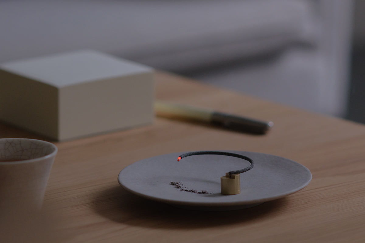 ゆっくりと1周する香り。思考と心をほどく。